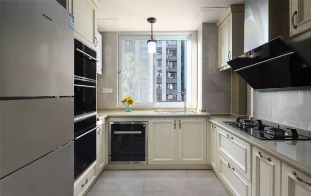 房子装修厨房插座怎么布置好？厨房插座高度尺寸多少合适？